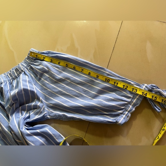 black and white striped flowy Round- neck blouse shirt with elasticsleeve 3/4‎ - Picture 10 of 15